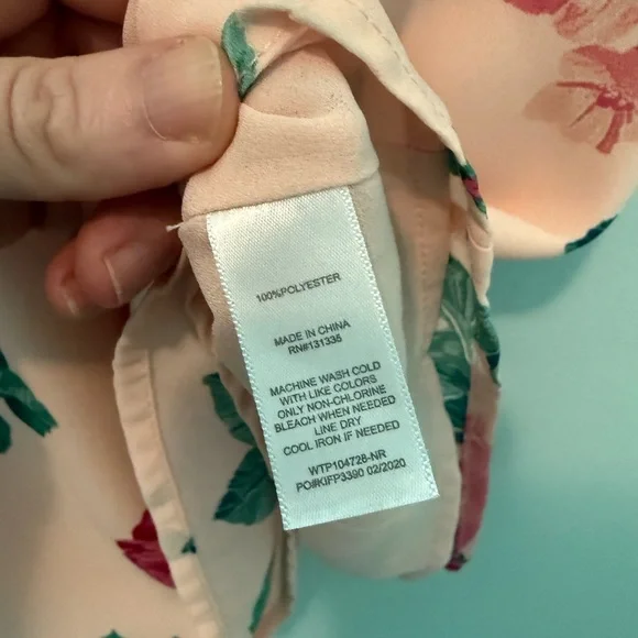 Socialite Floral Tank - Picture 4 of 4